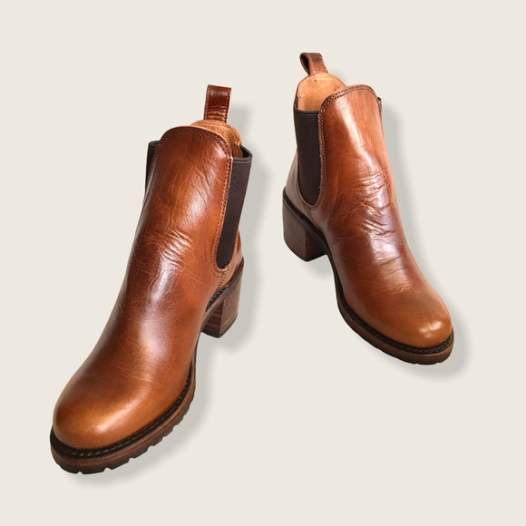 Frye Sabrina Chelsea Cognac Leather Ankle Booties - Picture 8 of 16